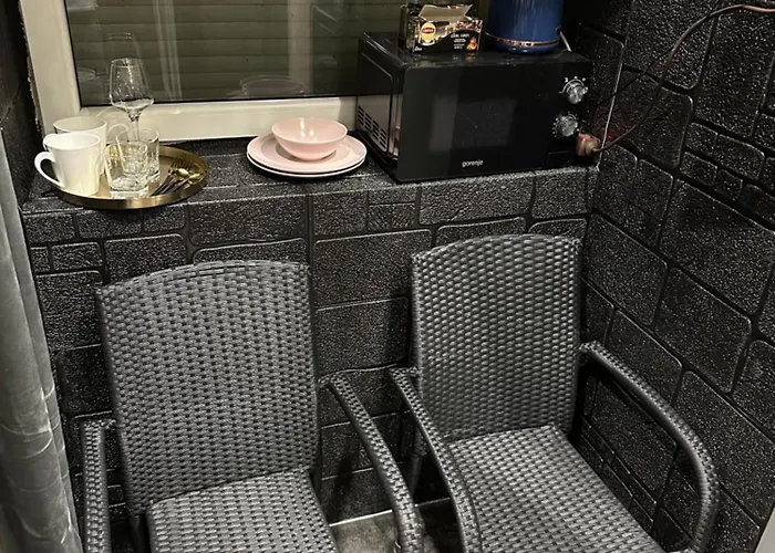 B&m Romantic Self Check-in *