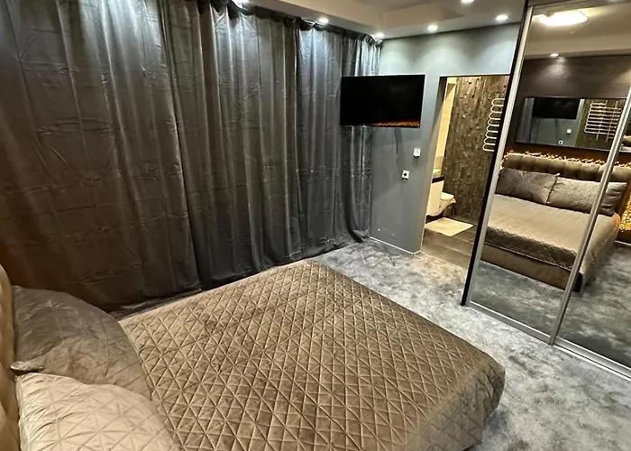 B&m Romantic Self Check-in *